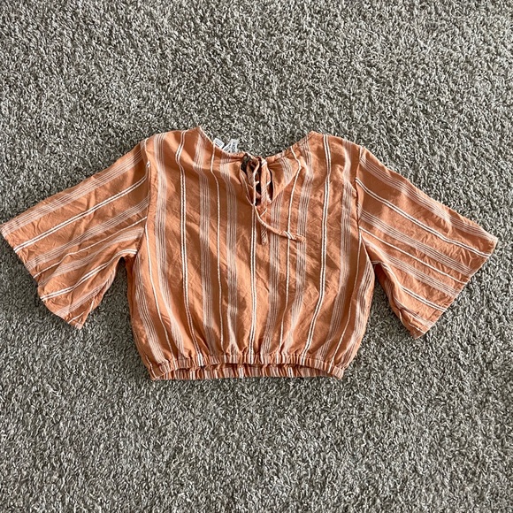 Roxy crop top! - Picture 3 of 3